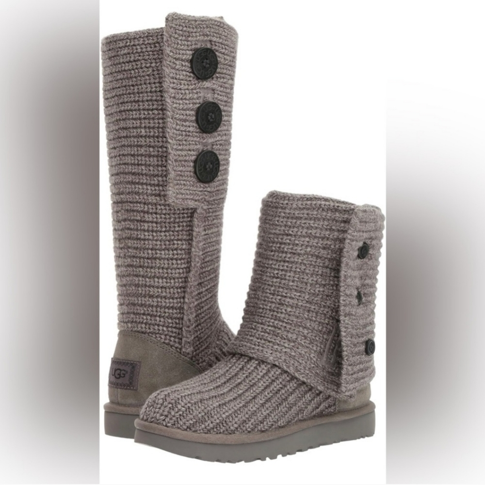 NWT UGG WOMEN'S CLASSIC CARDY BOOTS, Size 10